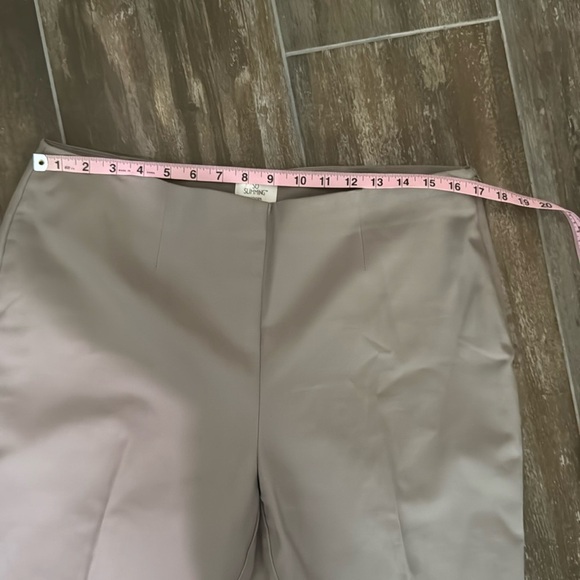 Chico's Gray Ankle-Length Cropped Pants - Picture 6 of 8